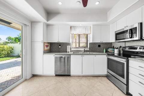 503 SW 29th Avenue, Delray Beach FL - photo 12 of 57