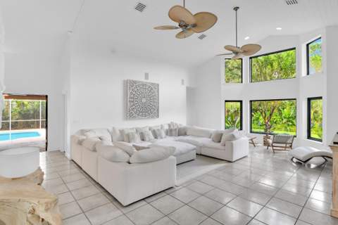8850 Hidden Pines Road, Fort Pierce FL - photo 13 of 60
