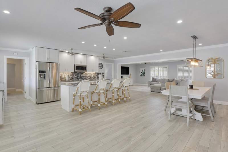 4 bedroom Single Family Residence at 425 Marlin Road, Village Of North Palm Beach, North Palm Beach — photo 3