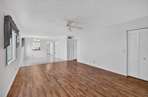 2935 SW 22nd Avenue #108, Delray Beach FL - photo 9 of 35