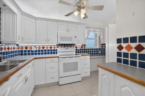 2935 SW 22nd Avenue #108, Delray Beach FL - photo 13 of 35