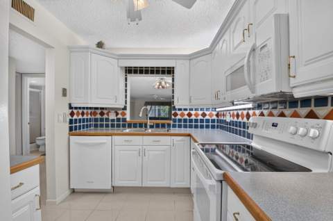 2935 SW 22nd Avenue #108, Delray Beach FL - photo 15 of 35
