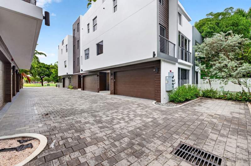 3 bedroom Townhouse at 714 NE 14th Avenue #103, Progresso, Fort Lauderdale — photo 2