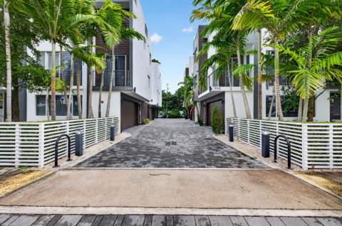 714 NE 14th Avenue #103, Fort Lauderdale FL - photo 9 of 116