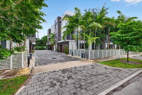 714 NE 14th Avenue #103, Fort Lauderdale FL - photo 12 of 116