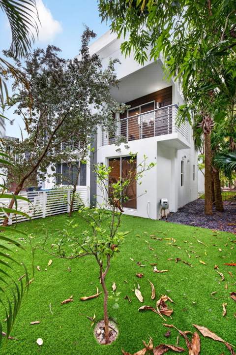 714 NE 14th Avenue #103, Fort Lauderdale FL - photo 23 of 116