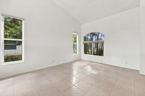 10671 St Thomas Drive, Boca Raton FL - photo 8 of 88