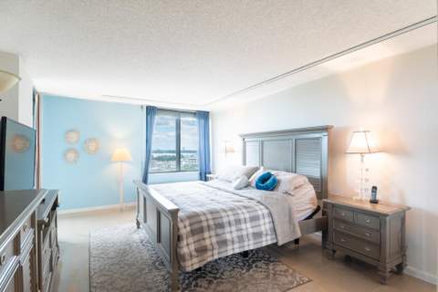 2480 Presidential Way #1103, West Palm Beach FL - photo 21 of 40