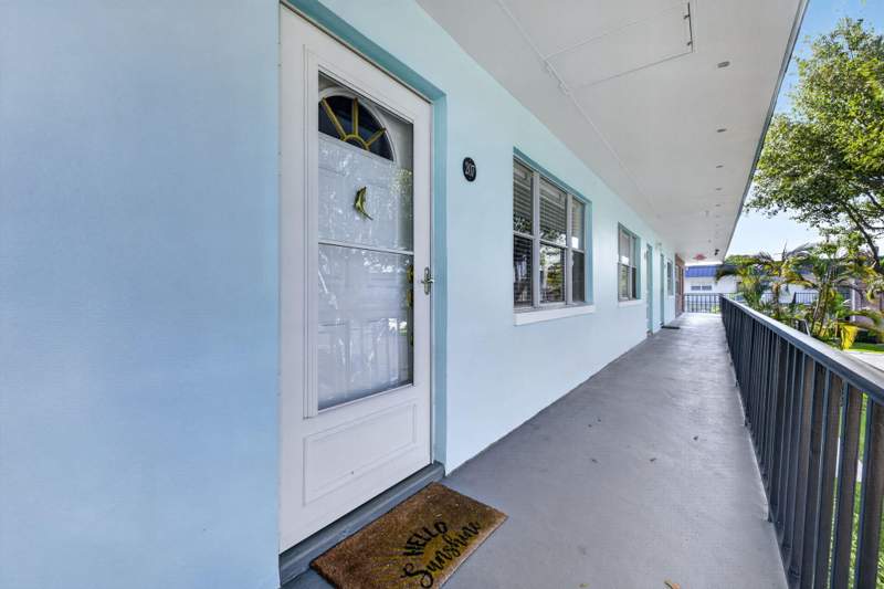 1 bedroom Condominium at 1200 Colonnades Drive #207, Colonnades Condominium No 4, Fort Pierce — photo 3