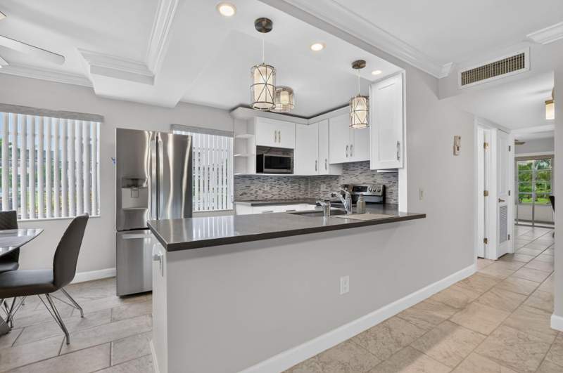 2 bedroom Condominium at 385 Burgundy I, Kings Point, Delray Beach — photo 3