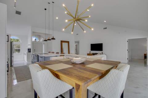 2308 Saratoga Bay Drive, West Palm Beach FL - photo 8 of 11