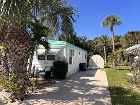 4768 NE Blue Heron Lane, Jensen Beach FL - photo 7 of 28