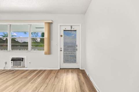16 Westbury A Circle #16, Deerfield Beach FL - photo 9 of 36