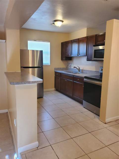 264 NE 45th Street, Deerfield Beach FL - photo 9 of 22
