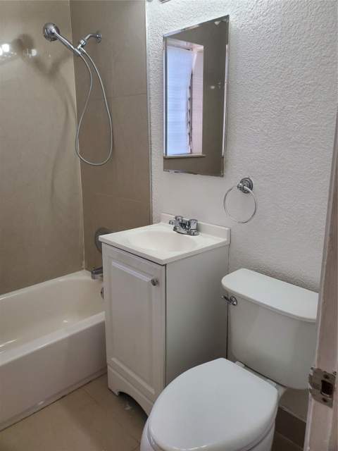 264 NE 45th Street, Deerfield Beach FL - photo 12 of 22