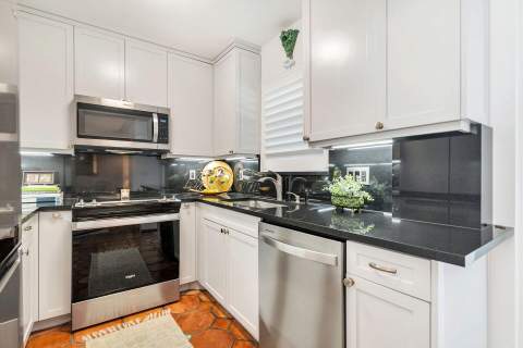 401 Peruvian Avenue #1040, Palm Beach FL - photo 8 of 17