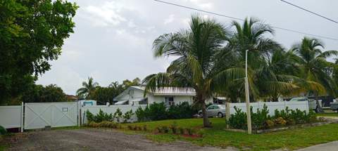 1975 Palm Acres Drive, Palm Springs FL - photo 7 of 27