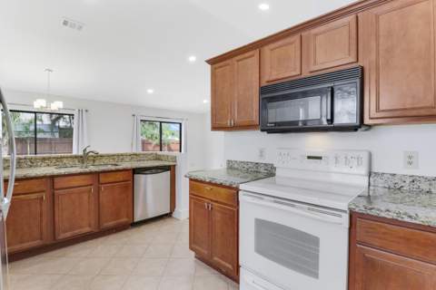 107 Greenbriar Drive, Jupiter FL - photo 12 of 30