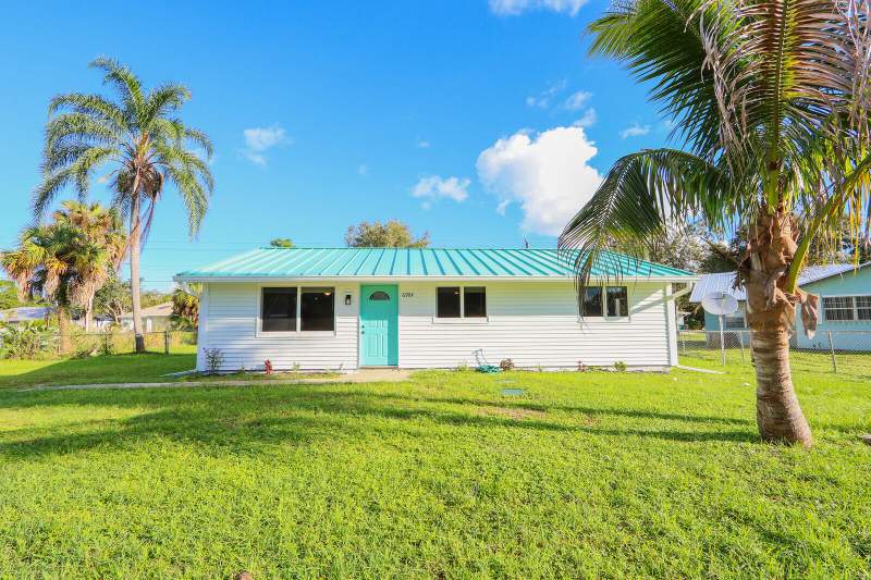3 bedroom Single Family Residence at 6904 Penny Lane, Lakewood Park Unit 9, Fort Pierce — photo 2