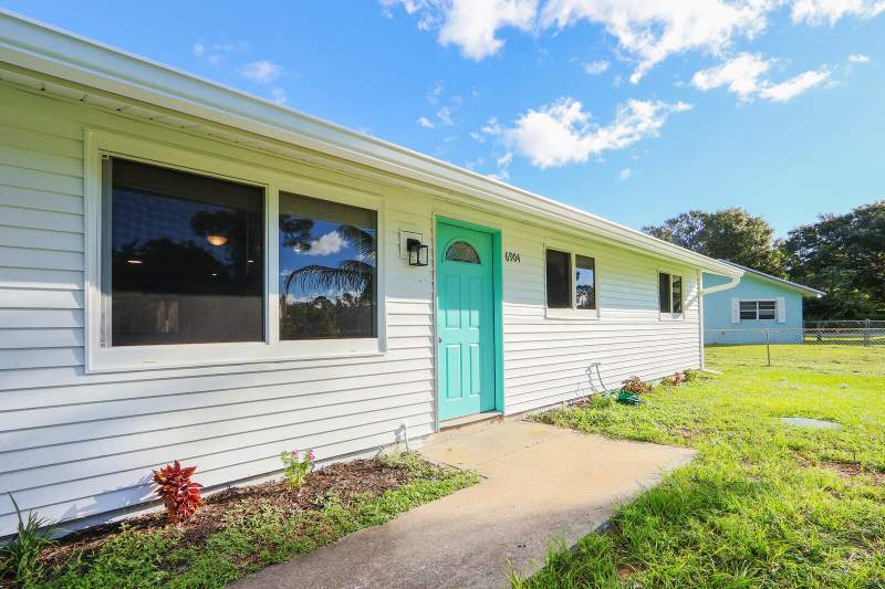 3 bedroom Single Family Residence at 6904 Penny Lane, Lakewood Park Unit 9, Fort Pierce — photo 3
