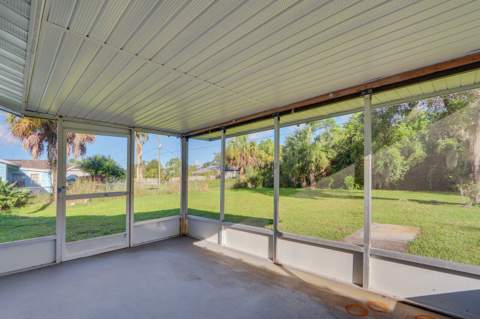 6904 Penny Lane, Fort Pierce FL - photo 24 of 29
