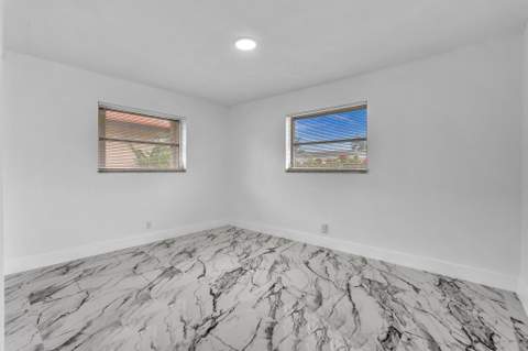 4402 NW 43rd Terrace, Tamarac FL - photo 16 of 34