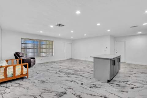 4402 NW 43rd Terrace, Tamarac FL - photo 8 of 34