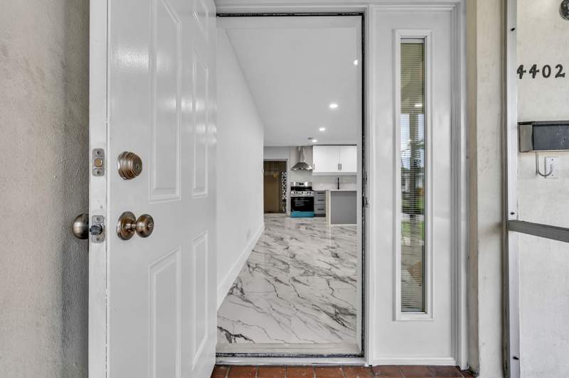 3 bedroom Single Family Residence at 4402 NW 43rd Terrace, Mainlands Of Tamarac Lakes Third Sec, Tamarac — photo 5