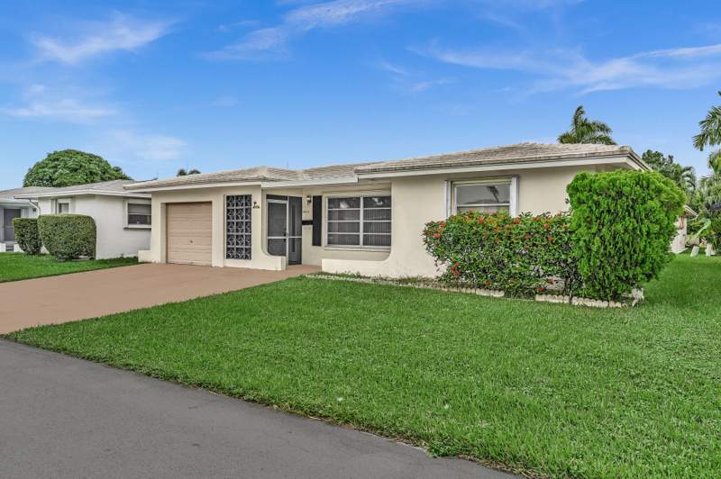 3 bedroom Single Family Residence at 4402 NW 43rd Terrace, Mainlands Of Tamarac Lakes Third Sec, Tamarac — photo 3