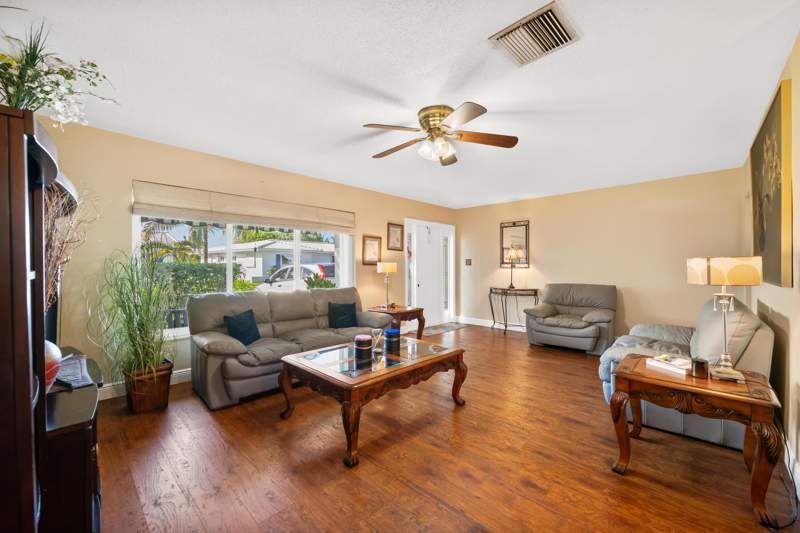 2 bedroom Single Family Residence at 8201 NW 59th Court, Mainlands Of Tamarac Lakes 13, Tamarac — photo 5