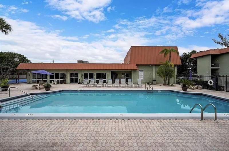2 bedroom Townhouse at 801 W Oakland Park Boulevard #B10, Racquet Club, Oakland Park — photo 2