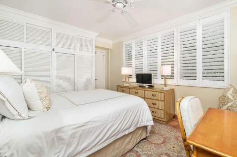 401 Peruvian Avenue #1050, Palm Beach FL - photo 8 of 17