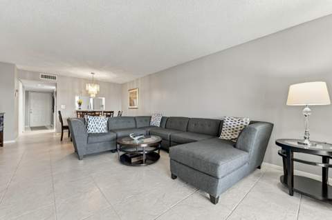 7280 Amberly Lane #402, Delray Beach FL - photo 12 of 68