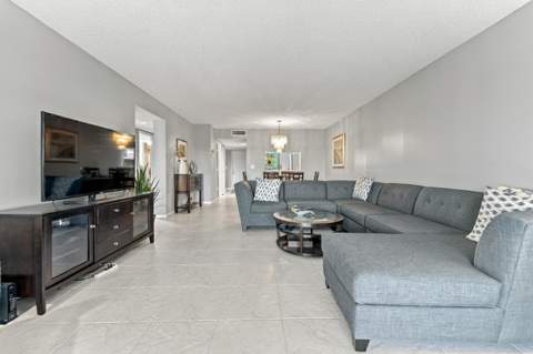 7280 Amberly Lane #402, Delray Beach FL - photo 11 of 68