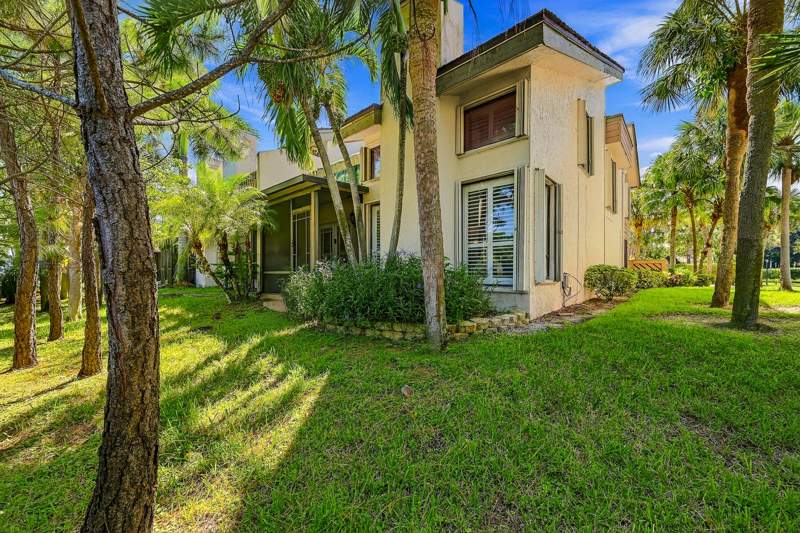 3 bedroom Townhouse at 22932 Ironwedge Drive, Ironwedge, Boca Raton — photo 2