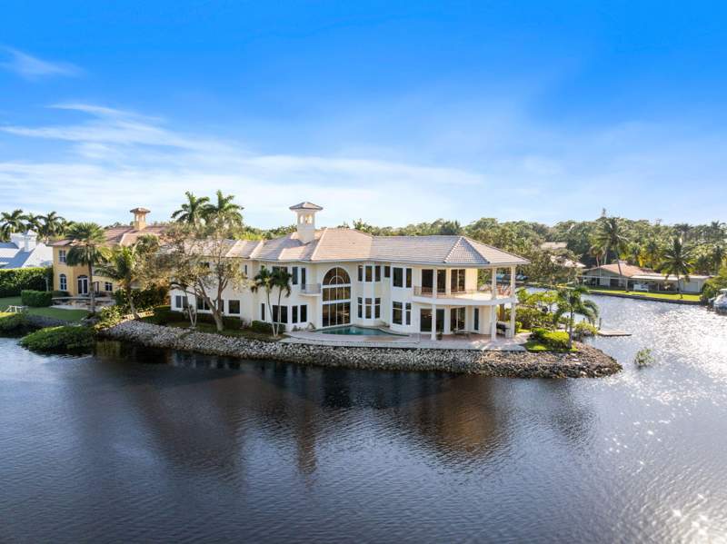 4 bedroom Single Family Residence at 18499 SE Palm Island Lane, Islands of Jupiter, Jupiter — photo 3