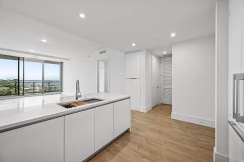 220 Lake Shore Drive #1913, West Palm Beach FL - photo 10 of 41