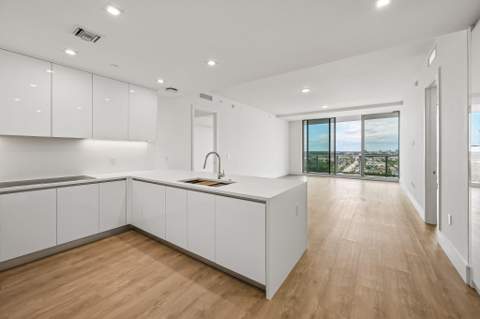 220 Lake Shore Drive #1913, West Palm Beach FL - photo 11 of 41