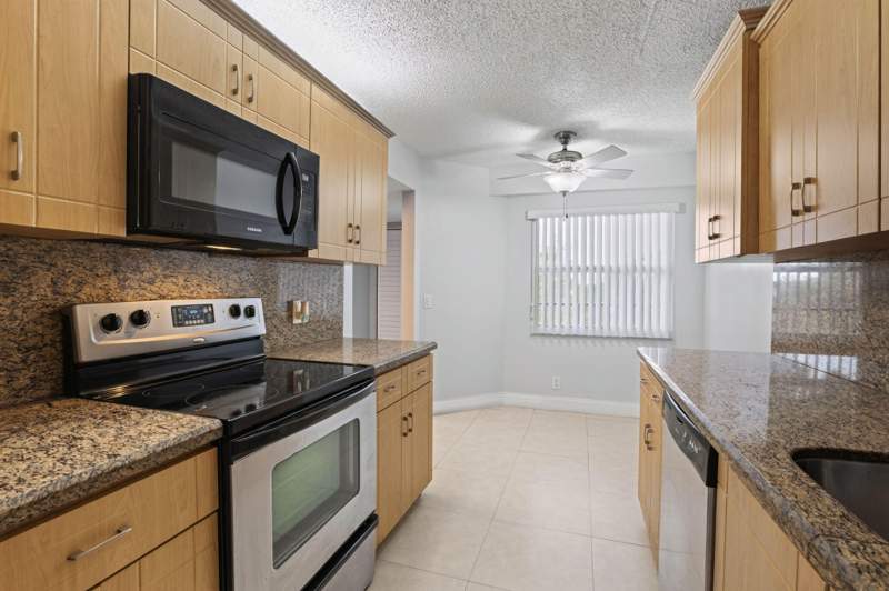 2 bedroom Condominium at 1251 SW 125th Avenue #412T, Cambridge At Century Village, Pembroke Pines — photo 4
