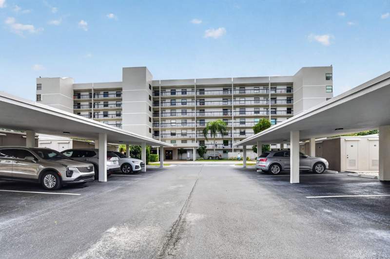 3 bedroom Condominium at 6530 Boca Del Mar Drive, Club Royale Condo, Boca Raton — photo 2