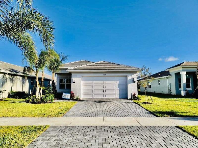 3 bedroom Single Family Residence at 13352 SW River Rock Road, Valencia Grove, Riverland, Port St. Lucie — photo 2
