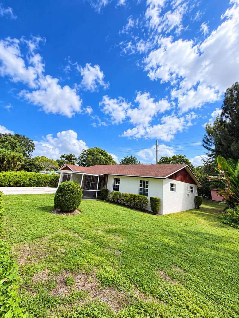 4 bedroom Single Family Residence at 436 NW 7th Street, Laurel Hills 2nd Add, Boynton Beach — photo 4