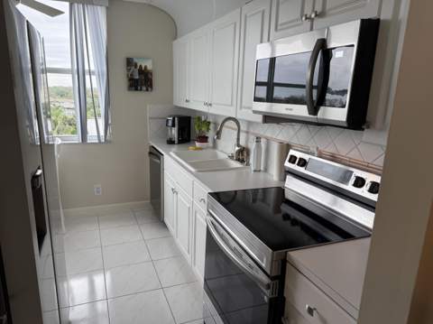 2639 N Riverside Drive #605, Pompano Beach FL - photo 8 of 21