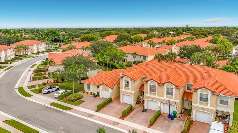 3 bedroom Townhouse at 11734 NW 47th Drive, Wyndham Lakes East, Coral Springs — photo 3