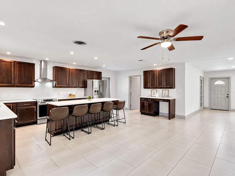 3 bedroom Single Family Residence at 72 W Palm Drive #Unit 0, Hammon Heights Sec 3, Margate — photo 2