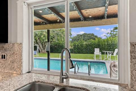 9041 NW 27th Place, Coral Springs FL - photo 23 of 61