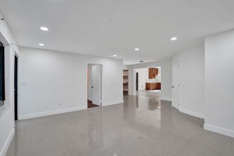 393 Cypress Avenue, West Palm Beach FL - photo 7 of 33