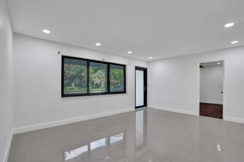 393 Cypress Avenue, West Palm Beach FL - photo 8 of 33