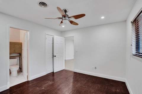 393 Cypress Avenue, West Palm Beach FL - photo 10 of 33