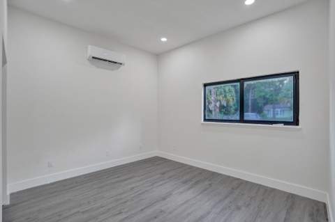 393 Cypress Avenue, West Palm Beach FL - photo 19 of 33